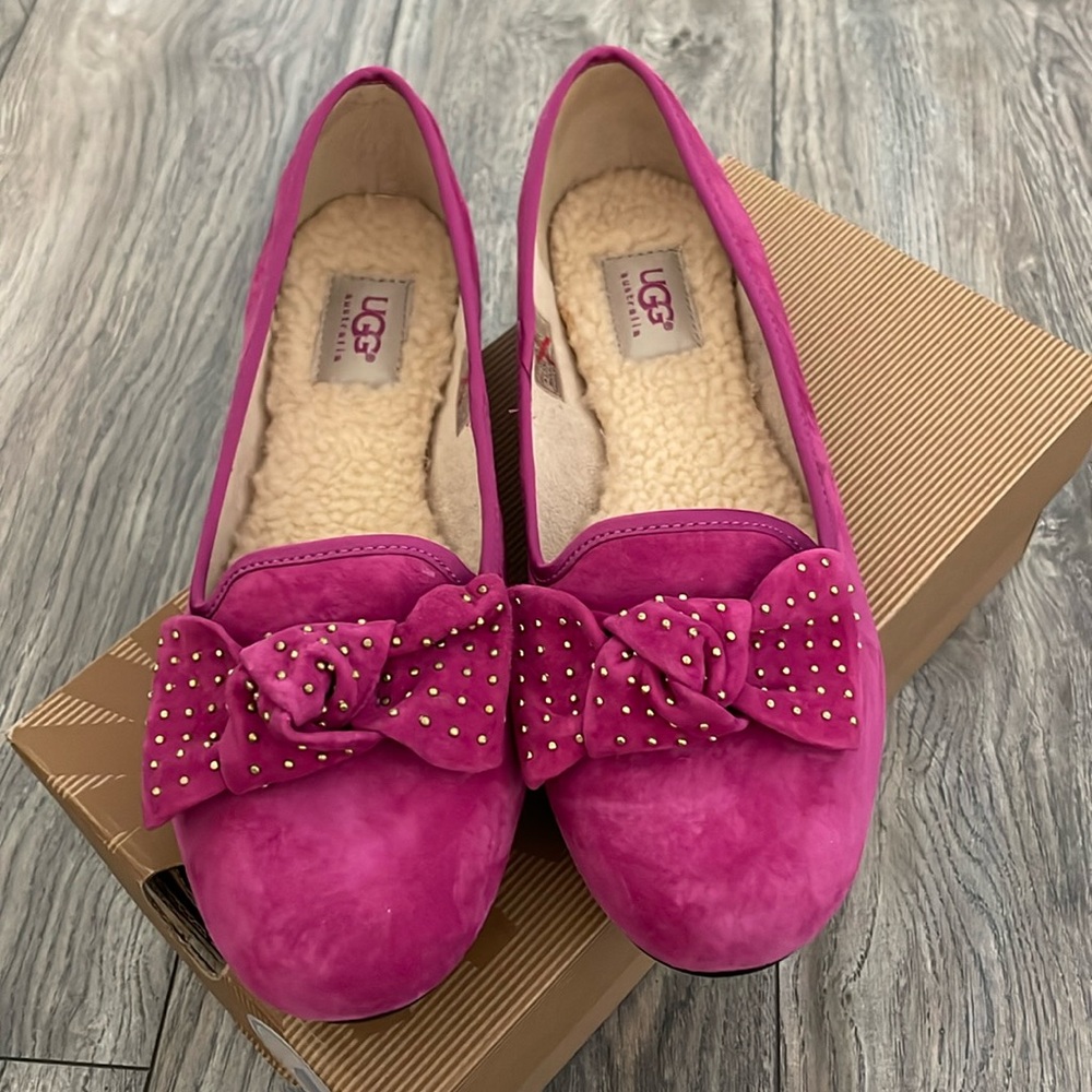 Ugg - New Pink Studded Bow flats